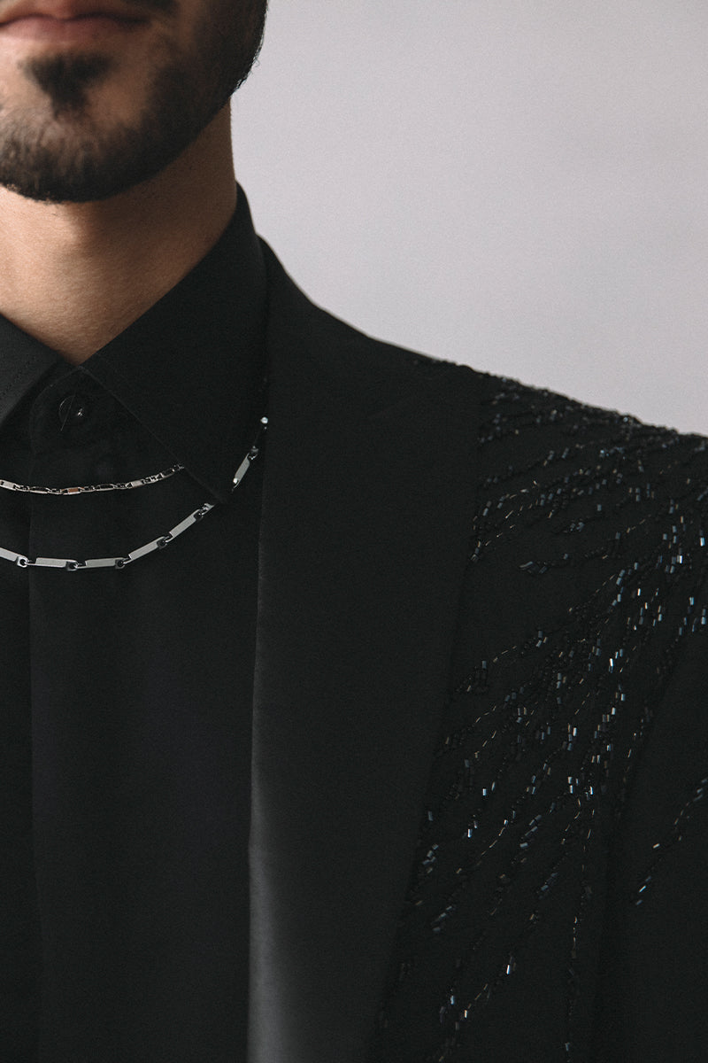 'NOIR' PEAK LAPEL SUIT