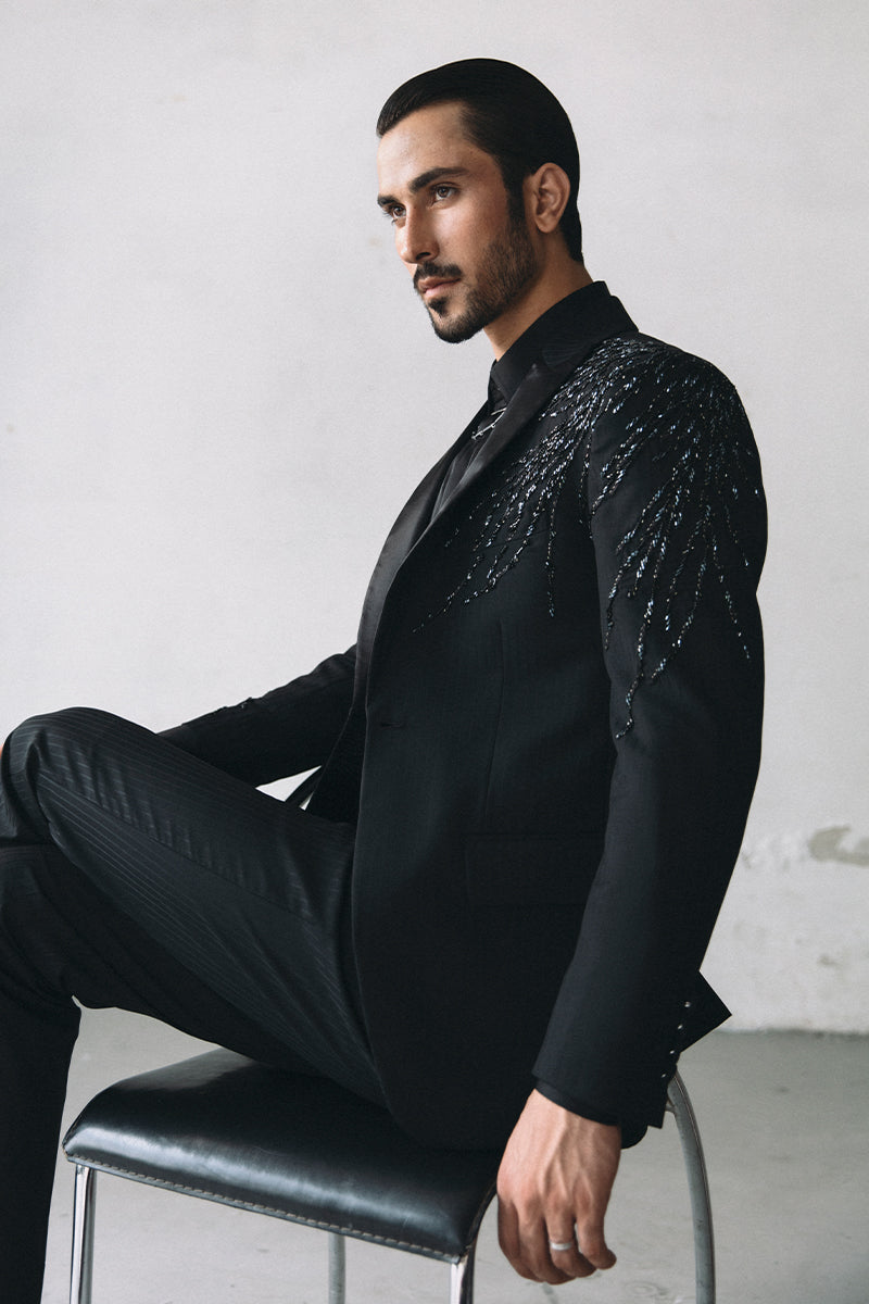 'NOIR' PEAK LAPEL SUIT