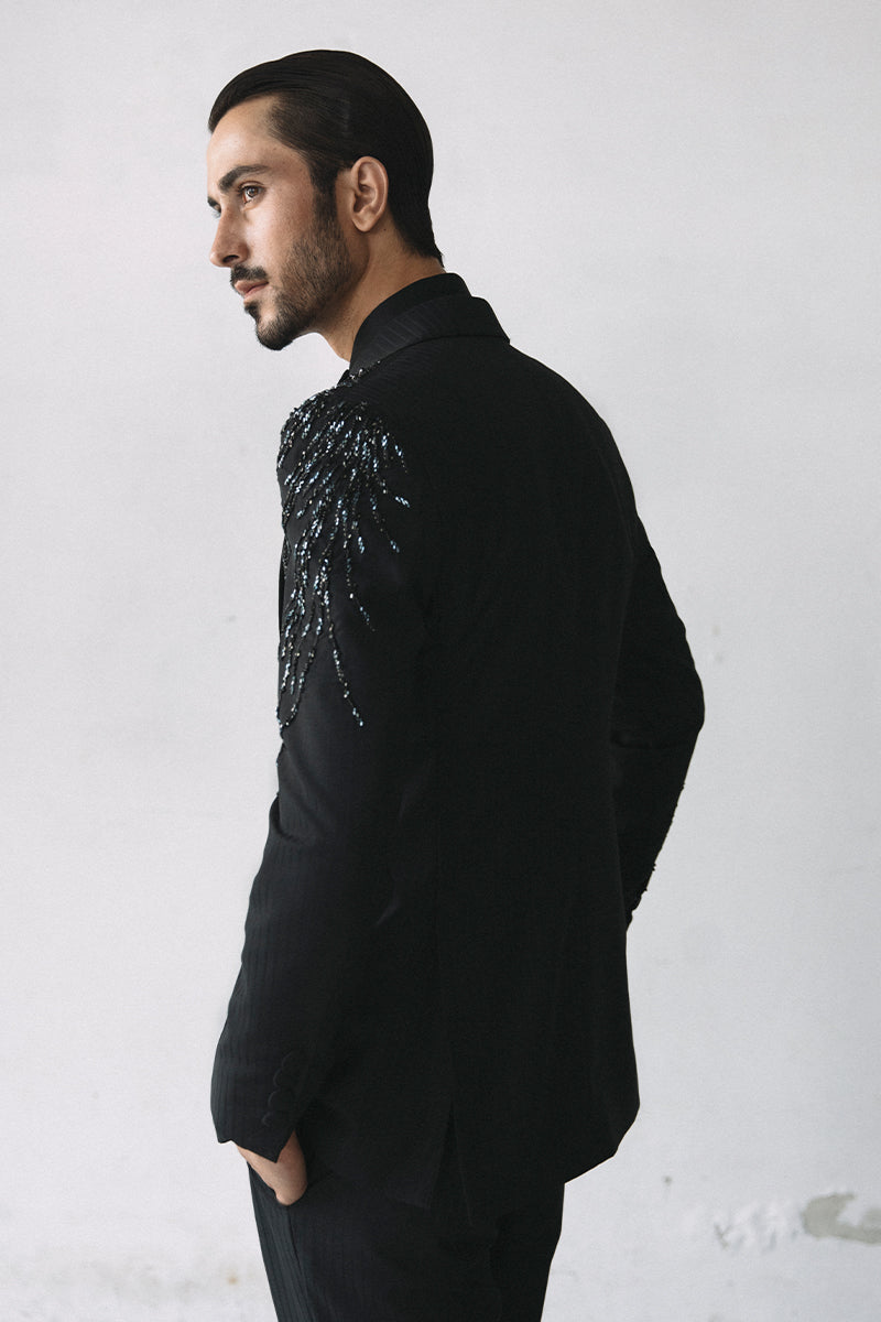 'NOIR' PEAK LAPEL SUIT