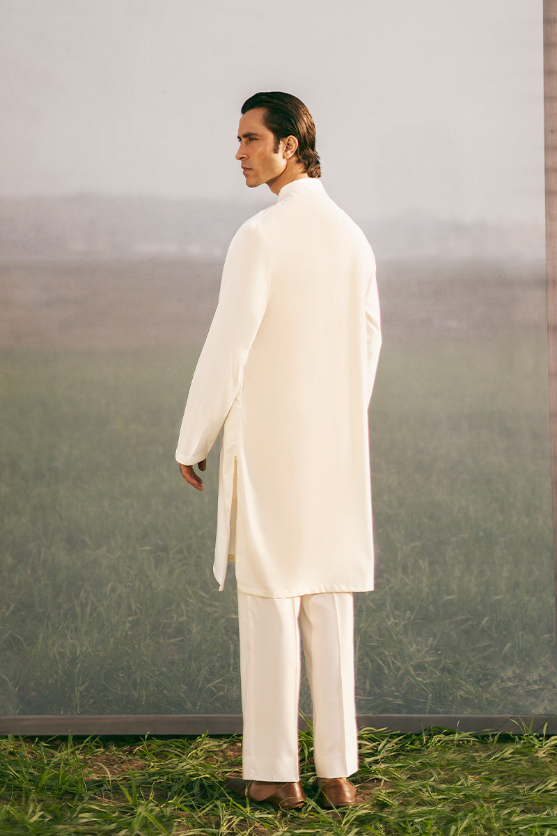 Designer boski kurta pajama for men, crafted with attention to detail, ideal for weddings and cultural events.