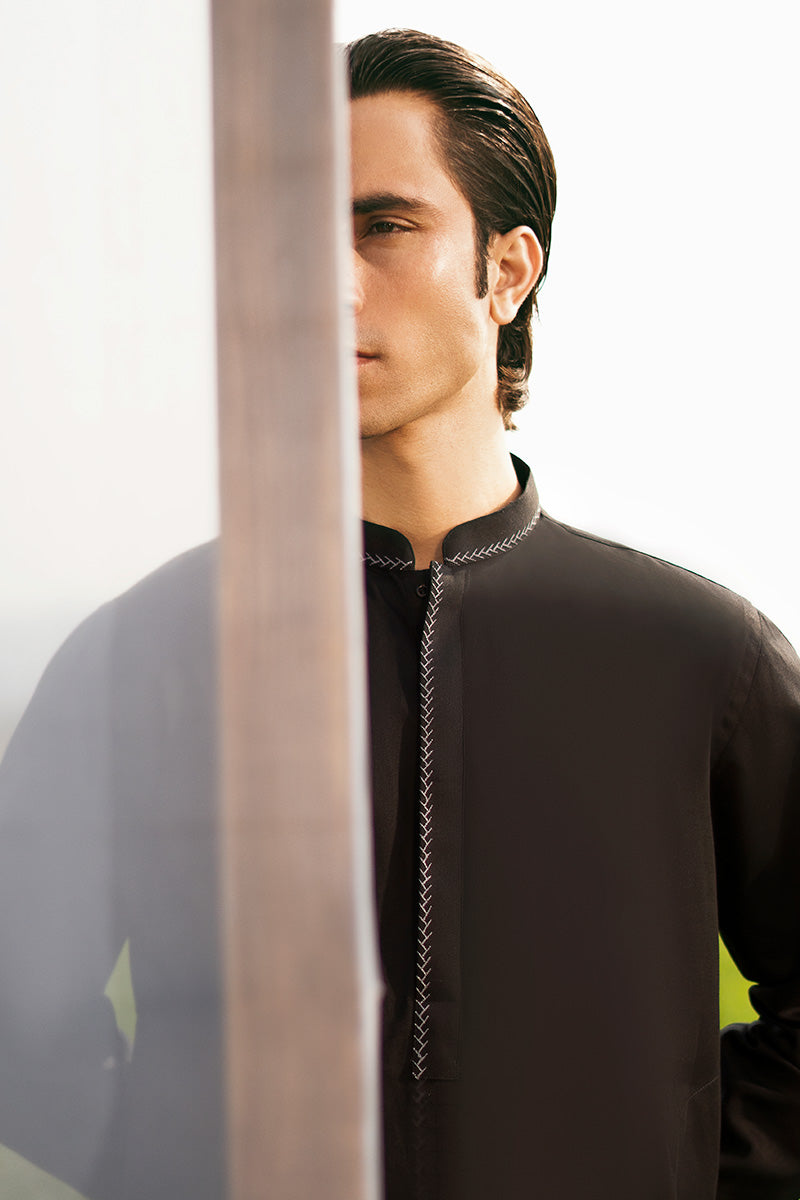 Trendy black kurta pajama set with intricate details, the best choice for modern kurta design enthusiasts