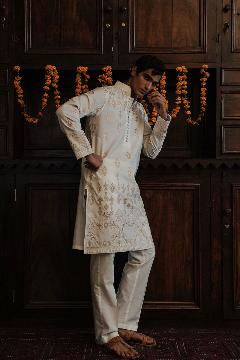 EMBROIDERED IVORY KURTA TROUSER