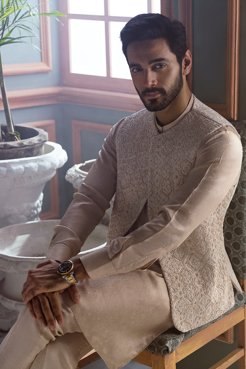 PEARL WHITE WAISTCOAT